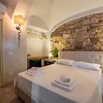 Pensión Dimoras Stone 4*